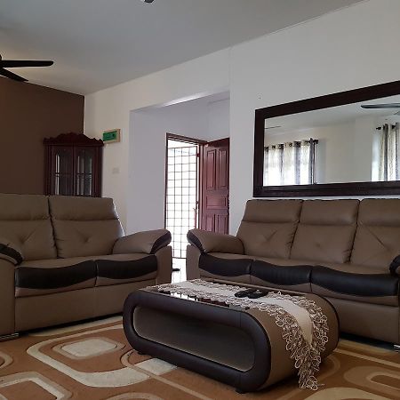 Anjung Homestay Sepang Eksteriør bilde